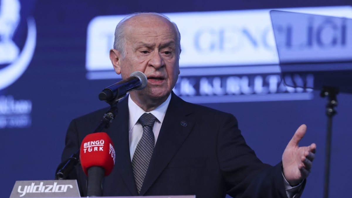 Devlet Bahçeli'nin Türk Gençliği Büyük...